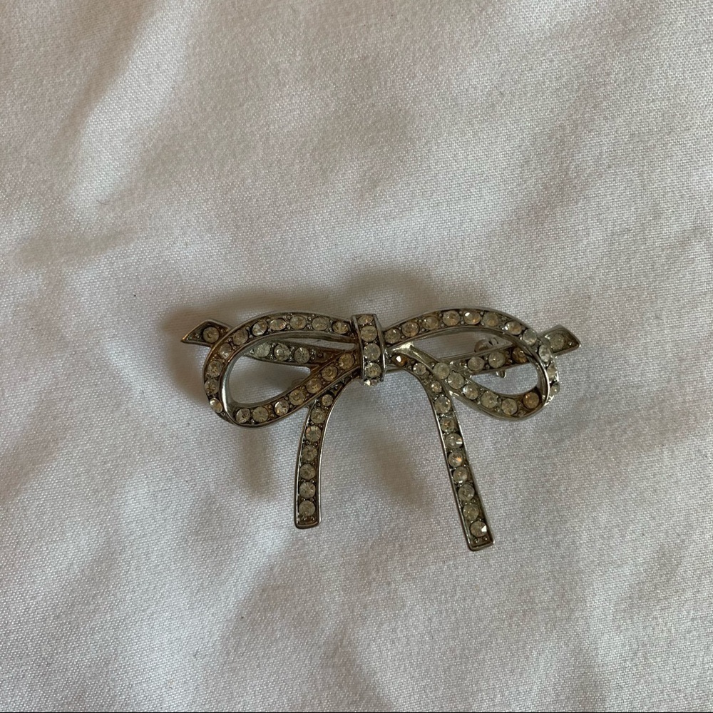 NWOT American Eagle Bow Brooch